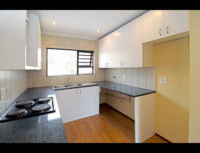 2 BEDROOM APARTMENT FOR SALE IN DOWERGLEN EXT 4
